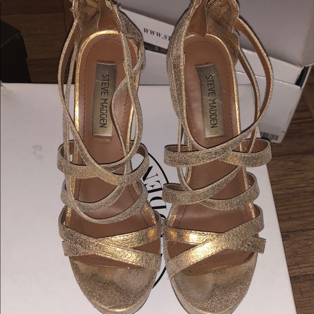 TURNKEY DUSTY GOLD WEDGES!